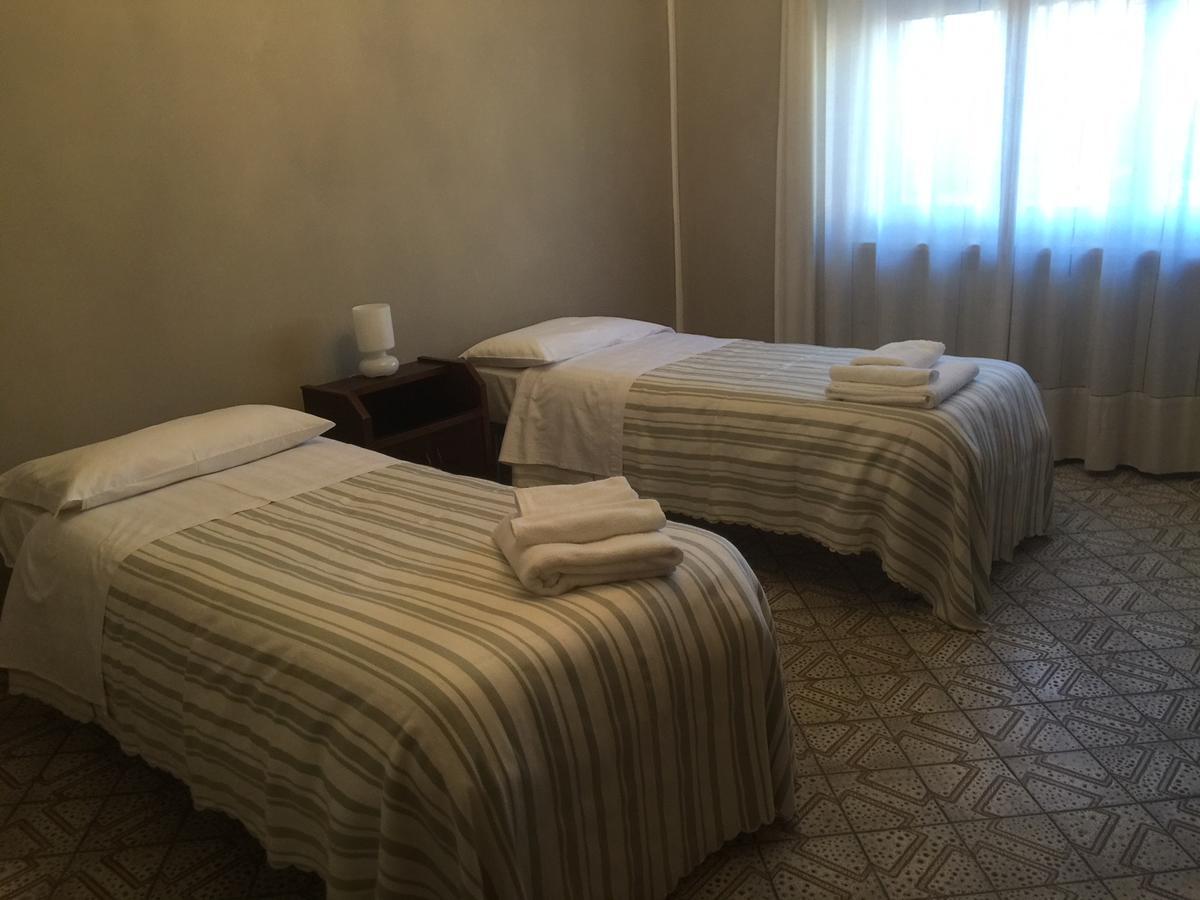 Casa Salice Lägenhet Racconigi Exteriör bild